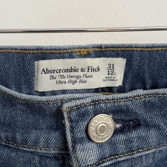 Abercrombie & Fitch ‘70s Vtg Flare Ultra High Rise Med Wash Sz 30 (12) Short - Picture 3 of 5